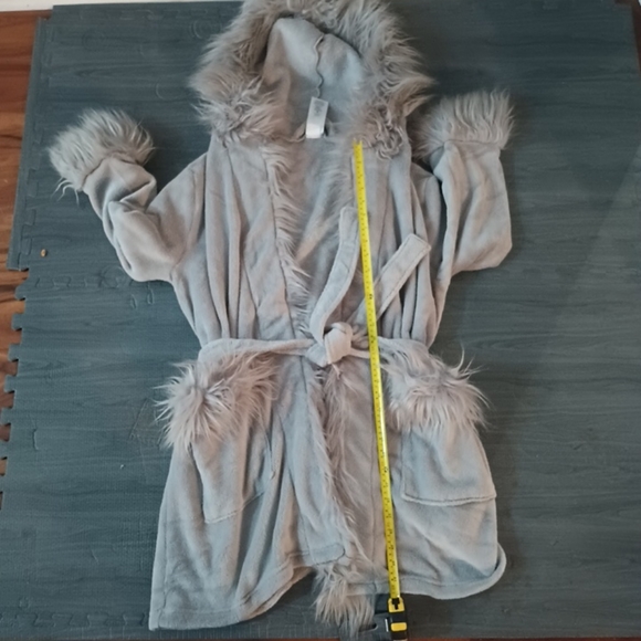 Pottery Barn Kids Other - NWOT - Pottery Barn teen faux robe  gray